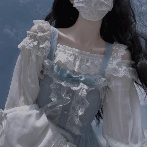 储物柜女孩